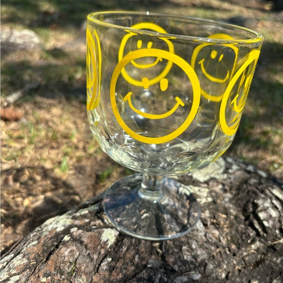 Vintage Smiley Face Goblet Beer Glass Excellent Condition 70s - Picture 2 of 8